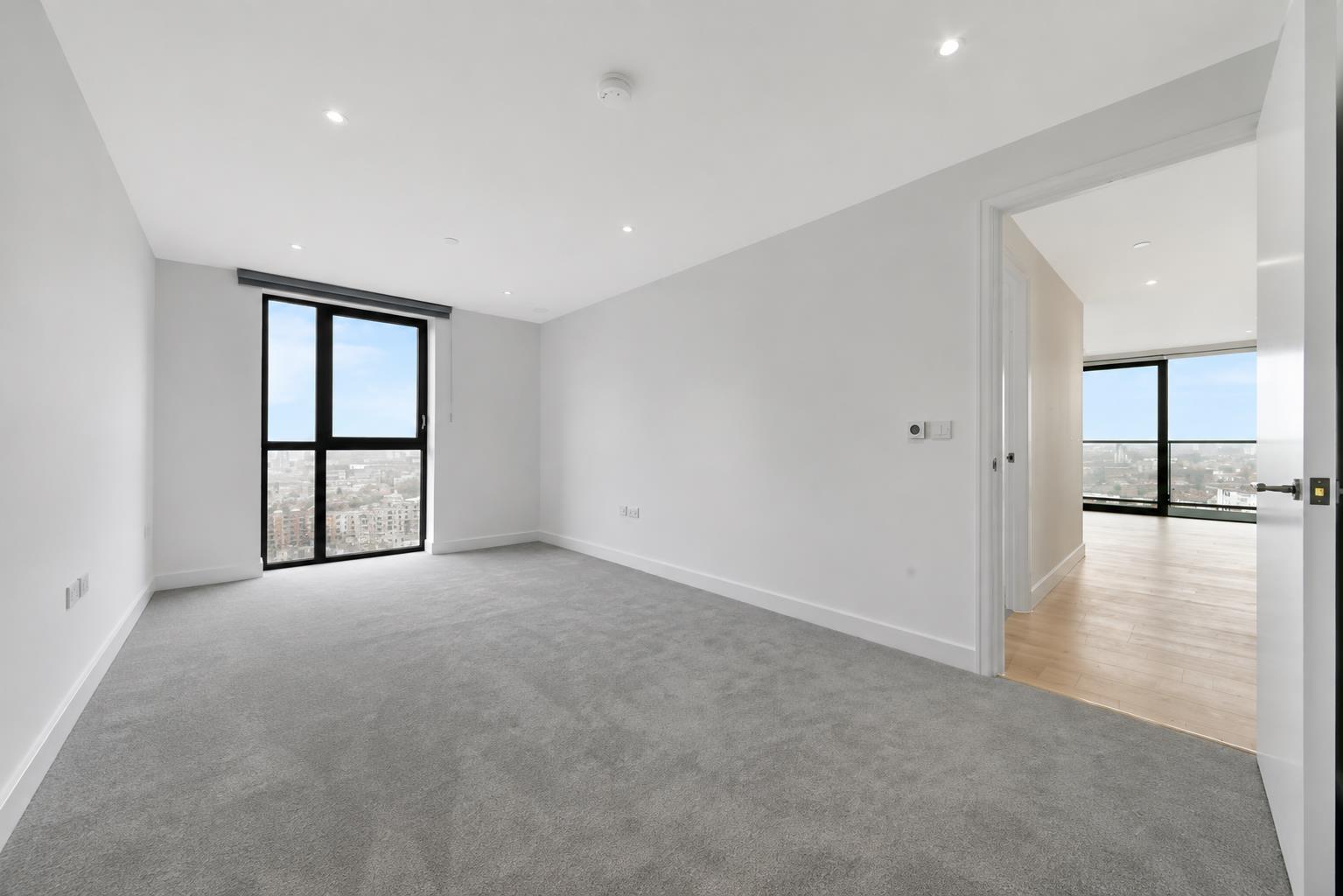 2 bed property in Heritage Tower, 118 East Ferry Road, LONDON